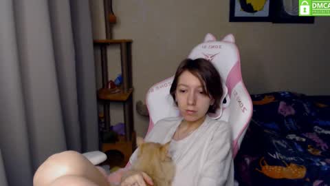 Leah  Gotty online show from December 2, 2:18 pm