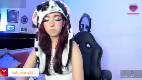 Leah online show from May 22, 9:46 pm