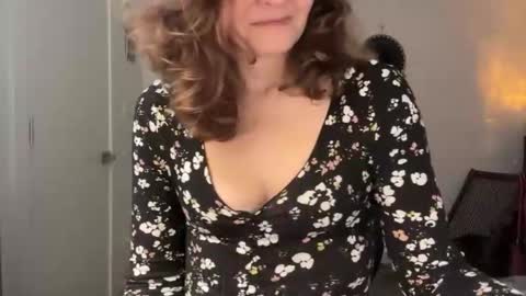 Leah Sparkles online show from February 18, 3:22 pm