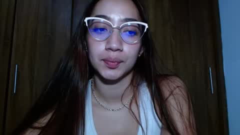 Snapshot of leanaalhub chatting on February 20, 4:28 am leanaalhub online show from February 20, 4:28 am