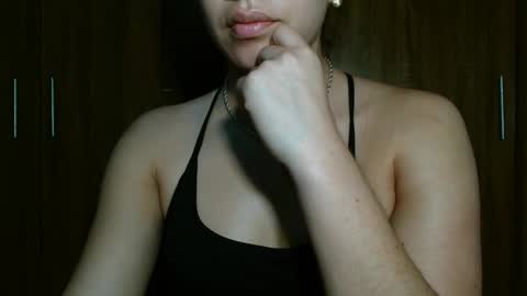 Snapshot of leanaalhub chatting on March 12, 3:35 am leanaalhub online show from March 12, 3:35 am