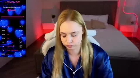 Leana Love online show from March 6, 8:08 am