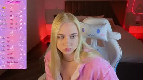 Leana Love online show from December 6, 2:13 am