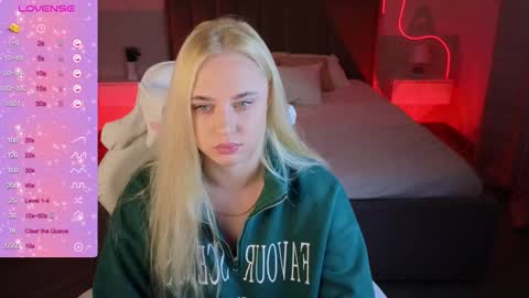 Leana Love online show from December 12, 2:26 am