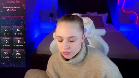 Leana Love online show from January 25, 2:04 am