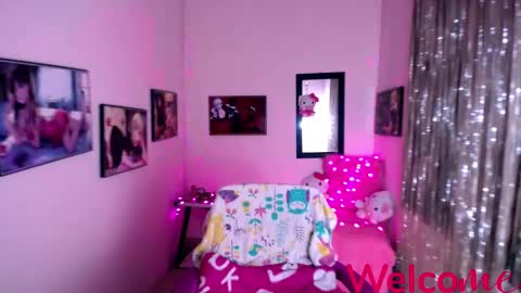 Snapshot of leandra_sex chatting on December 10, 11:22 am Leandra online show from December 10, 11:22 am