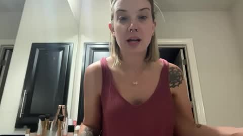 leanneluxecouple online show from September 30, 10:32 am