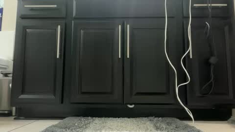 leanneluxecouple online show from December 2, 11:45 am