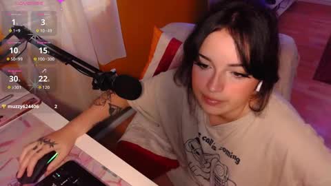 Snapshot of learaypie chatting on October 9, 8:57 pm Lea Ray Pie online show from October 9, 8:57 pm