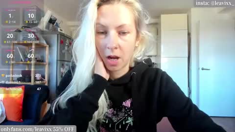 LeaVixx online show from October 25, 2:03 pm