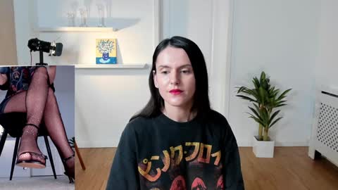 Elle  online show from January 4, 12:27 pm