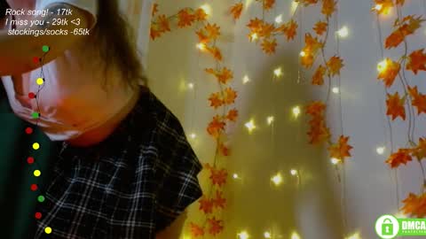 hey Im Leia and I love rock  online show from October 4, 7:29 pm