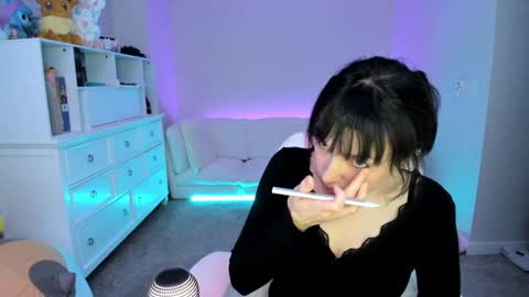 Leighla online show from February 25, 6:01 am