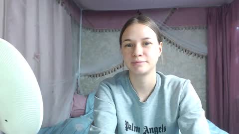 leila_bambi_ online show from December 21, 10:24 pm