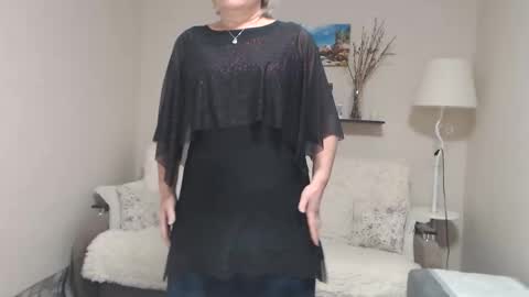 Leila Kinky online show from November 8, 5:45 am