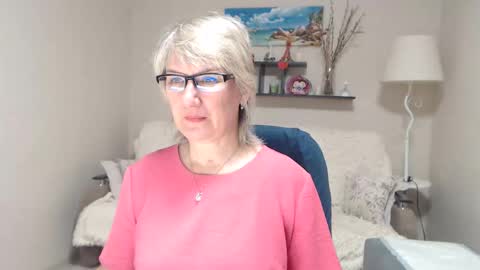 Leila Kinky online show from February 7, 9:02 am