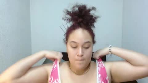 leilaparkersex69 online show from April 8, 12:29 pm