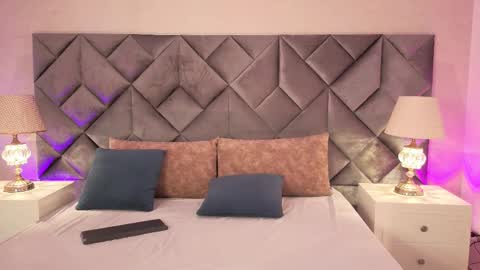 Leizathompson online show from March 17, 5:17 pm