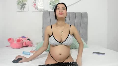 Snapshot of lelany_evans chatting on February 7, 9:26 am lelany_evans online show from February 7, 9:26 am
