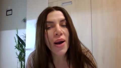 lena6122000 online show from November 14, 9:59 pm