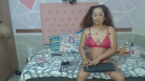 Snapshot of lena_lawson chatting on December 7, 6:21 am lena_lawson online show from December 7, 6:21 am