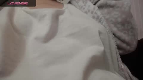 lenagolden online show from November 10, 12:00 pm