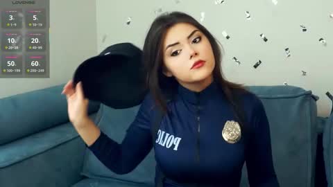 Mia online show from September 16, 7:49 am