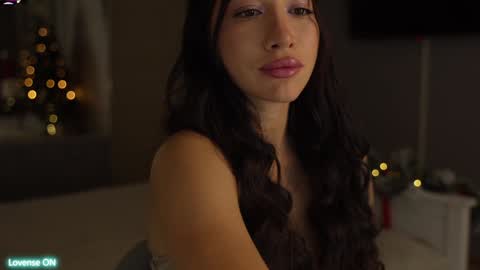 Leora online show from December 31, 4:04 pm