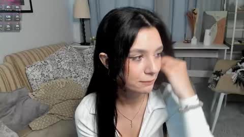 Bella online show from November 11, 9:39 am