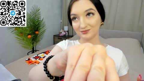 Lesley online show from November 7, 8:31 am