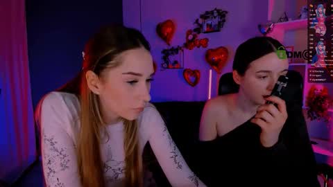 leslie_bird online show from February 24, 1:54 pm