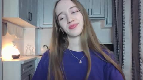 Snapshot of leslie_my_lovee chatting on October 3, 9:09 pm LESLIE online show from October 3, 9:09 pm