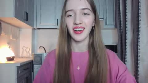 Snapshot of leslie_my_lovee chatting on October 4, 9:19 pm LESLIE online show from October 4, 9:19 pm
