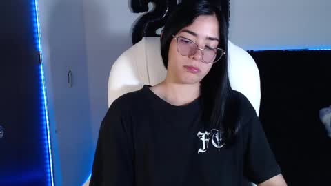 leslie  online show from March 12, 2:09 am