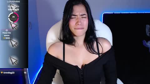 leslie  online show from February 28, 11:01 pm