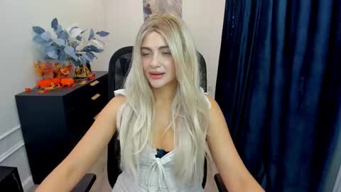 lesliemineg online show from November 4, 12:32 pm