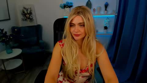 Snapshot of lesliemineg chatting on September 22, 6:39 pm lesliemineg online show from September 22, 6:39 pm