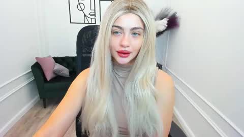 lesliemineg online show from November 10, 11:16 am