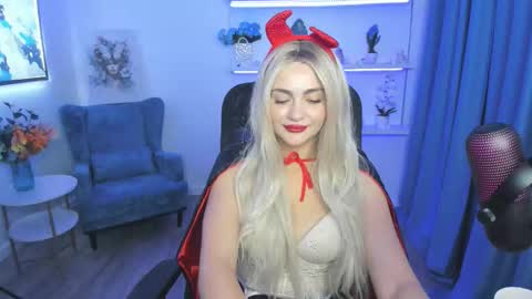 lesliemineg online show from November 7, 8:58 pm