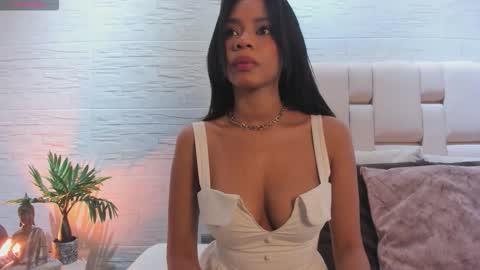 Less Lee online show from February 17, 11:42 am