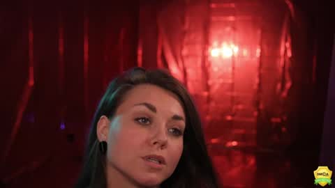 Letty Moa         - IG direct letty moa online show from April 21, 1:42 am