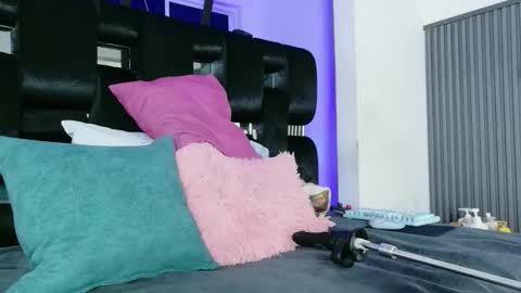 levana1 online show from March 18, 1:32 am