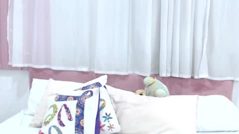 Gabrielle online show from February 15, 2:11 pm