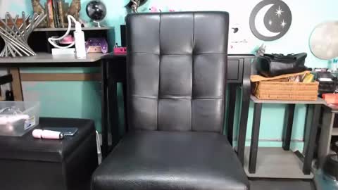 lexi_wolf222 online show from February 25, 3:31 am