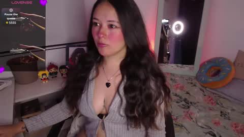 Lexie Thompson   8pm  0000am -5 online show from November 2, 11:19 pm