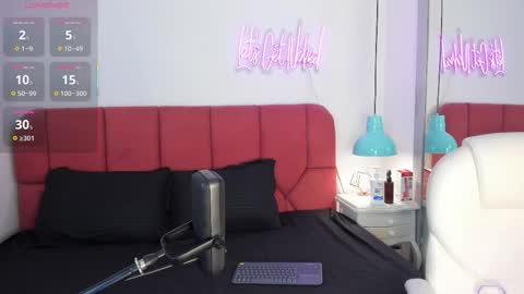 lexiee__ online show from October 22, 12:21 pm