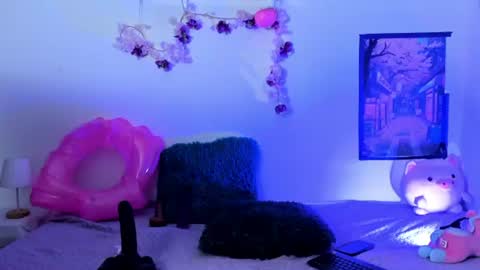 Leyla Miller online show from June 22, 1:08 pm