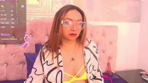 Snapshot of leyla_smithh chatting on September 30, 12:11 pm Leyla smithh online show from September 30, 12:11 pm