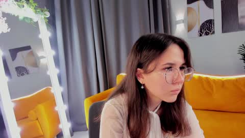 leylamirage online show from April 8, 12:51 pm