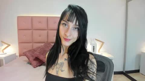 lhiamfitt online show from October 18, 3:53 am